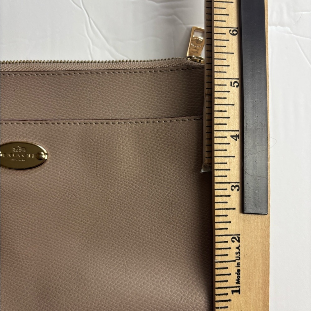 Coach Tan Leather Wristlet Clutch with Gold Hardware - Picture 7 of 9